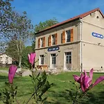 Lüks kamp alanı La Gare De Lurey Conflans Et Hebergements Insolites En Champagne Esclavolles-Lurey