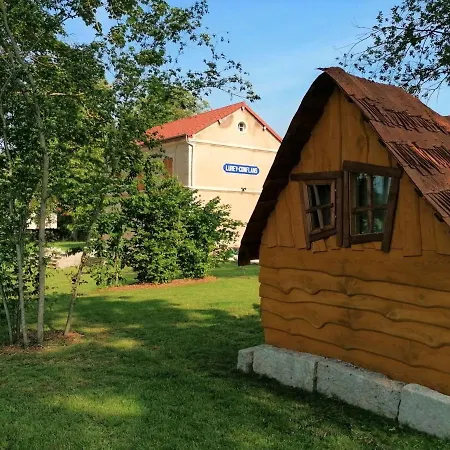 La Gare De Lurey Conflans Et Hebergements Insolites En Champagne Luxury tent *