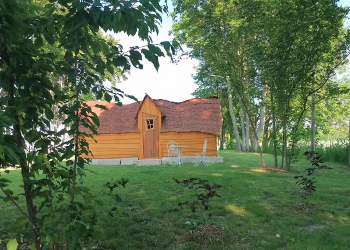 La Gare De Lurey Conflans Et Hebergements Insolites En Champagne